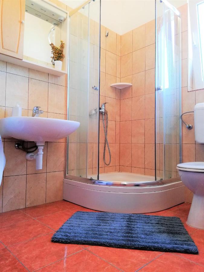 נין Apartment Anzotika מראה חיצוני תמונה